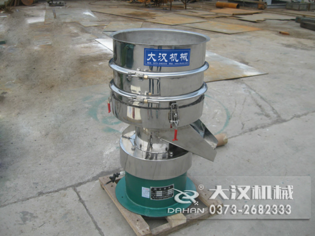 涂料過濾振動篩：利用振動電機的振動力帶動物料在篩網上進行篩分，從而利用篩網孔徑的大小不同，完成涂料的分級，除雜等篩分目的。